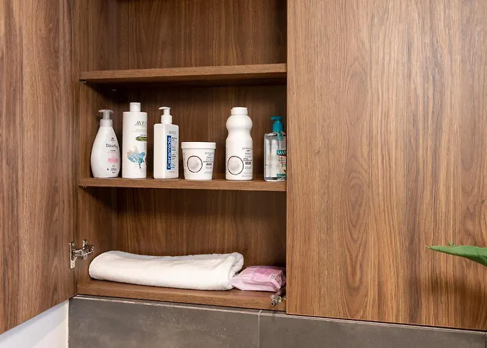 アパート Dezactivat